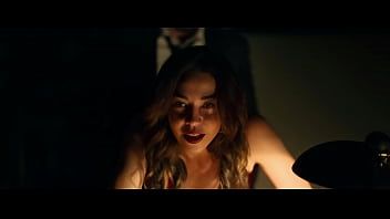 播放 男人为了操同事的女孩而欺骗他的妻子 - 爱成年人