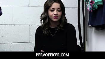 تشغيل Pervovicer - مراهق مفلس ينحني على الطاولة ويمارس الجنس بشدة كعقاب على السرقة