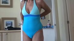 再生 Stepmom's Beach Bacation：初めて私の義理の息子を教える