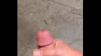 play 手淫与 pre-cum 和 cumshot