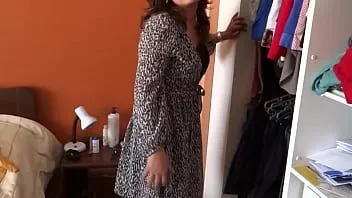 play Madre latina de 58 años exhibe sus deliciosas tetas para que su hijastro las masturbe