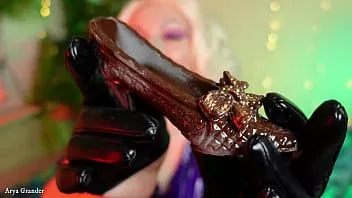 再生 チョコレートを食べる ASMR ビデオ - 中括弧付きのムクバンのクローズ アップ クリップ