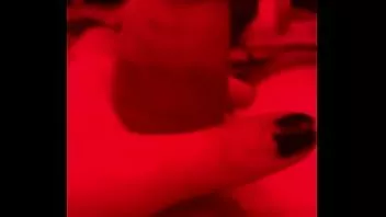 Odtwórz Niewinny mały e-chłopak sperma fabryczna dziwka bawi się i pokazuje swojego dojrzałego penisa
