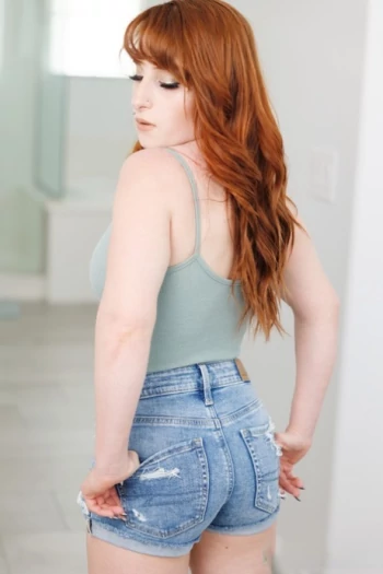 Pornostar Alice Marie