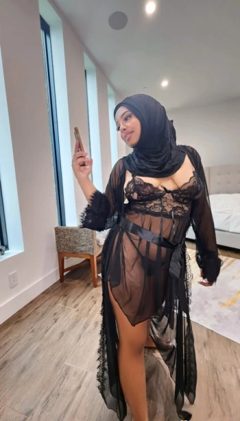Porno Yıldızı Hadiya Honey