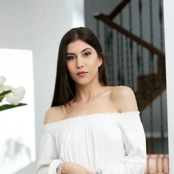 Actrita Anya Krey