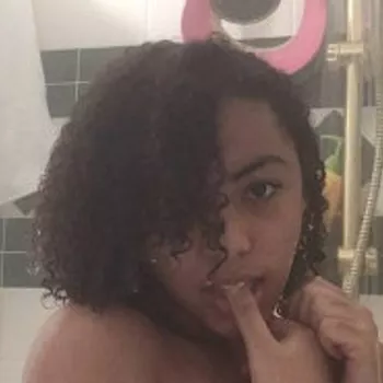 Star du porno Zerella Skies